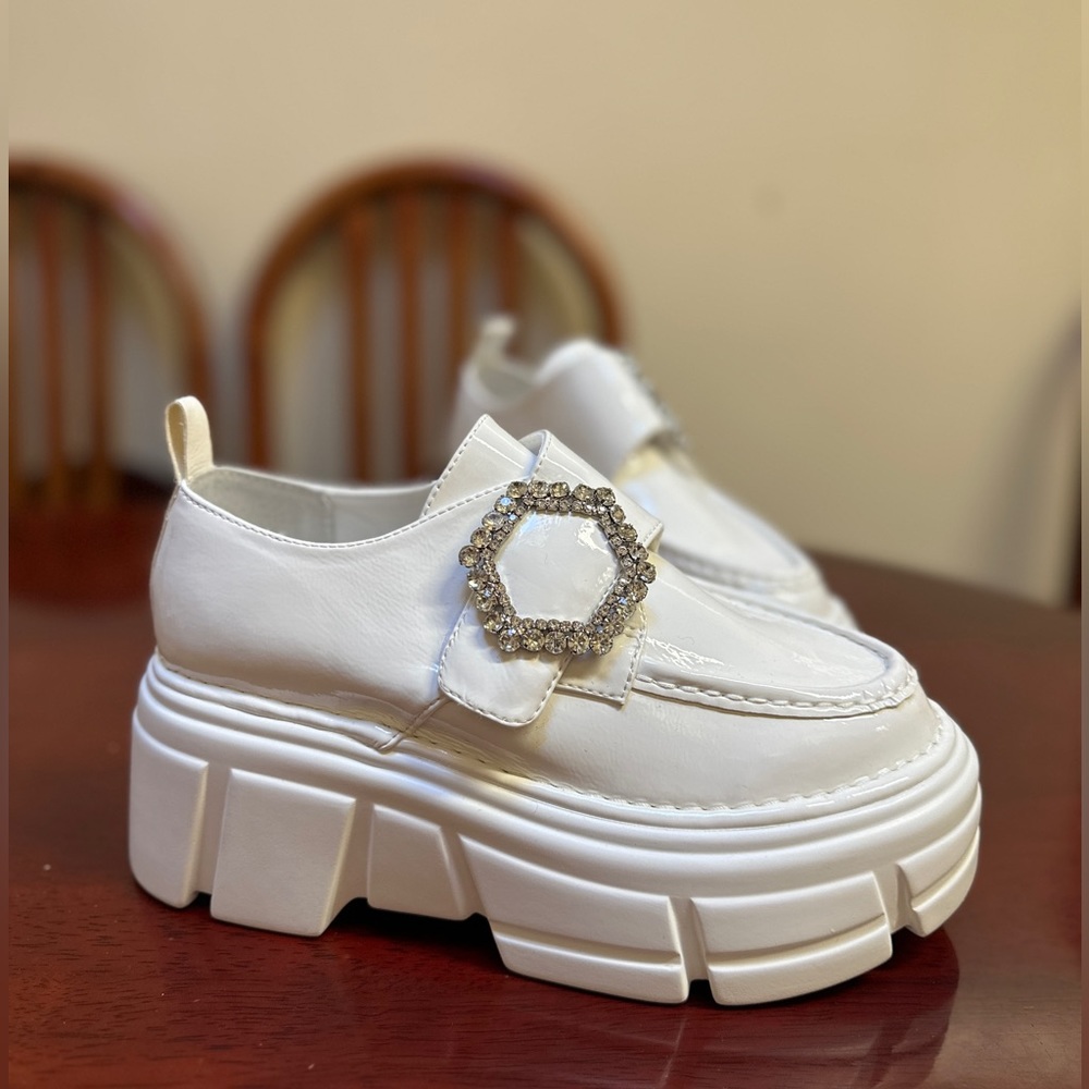 ❌SOLD❌Steve Madden Loafers | Womens Regal White Patent 6.5